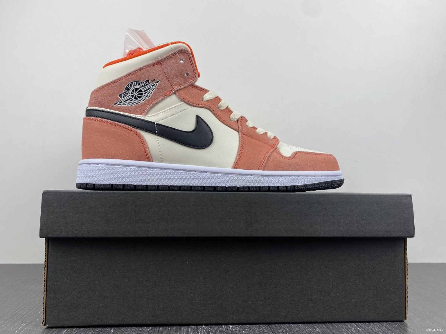 Reps Jordan DV1336-800 (GS) Mid SE Orange Suede - 1 0517